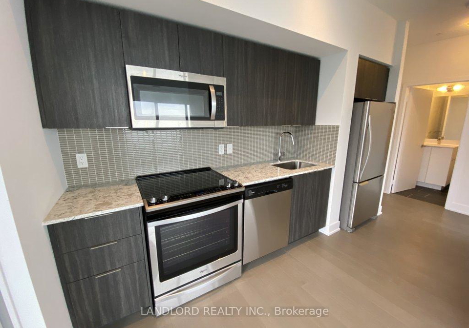 30-shore-breeze-drive-etobicoke-ontario-w12389277