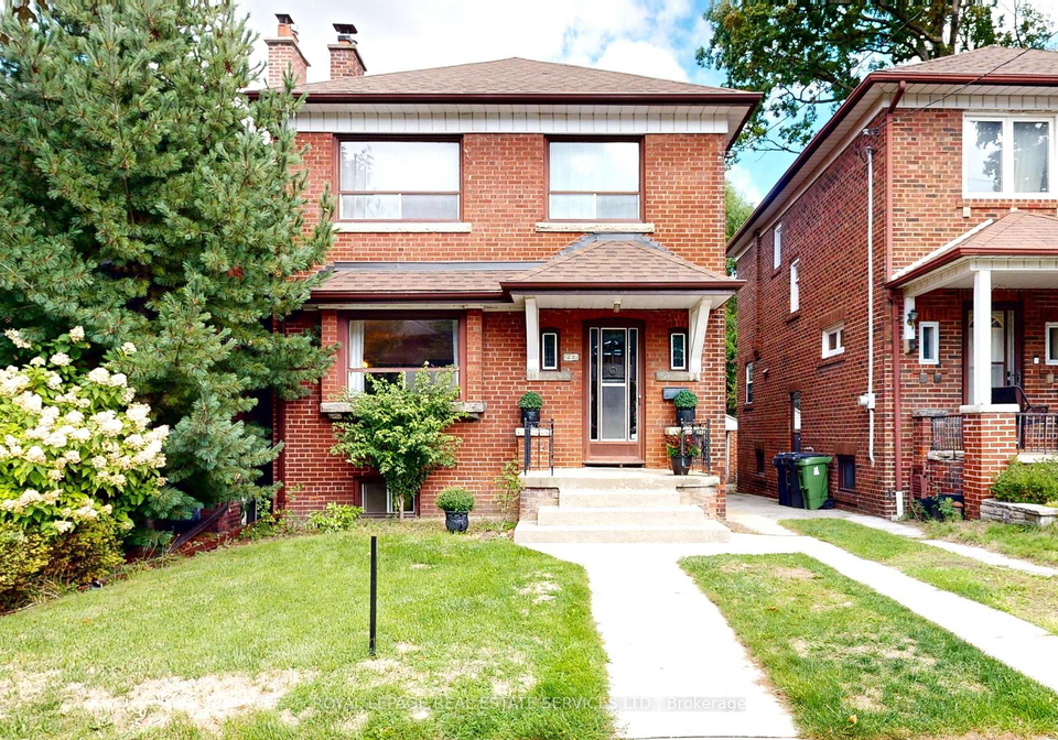 22-elora-road-toronto-ontario-w12389547