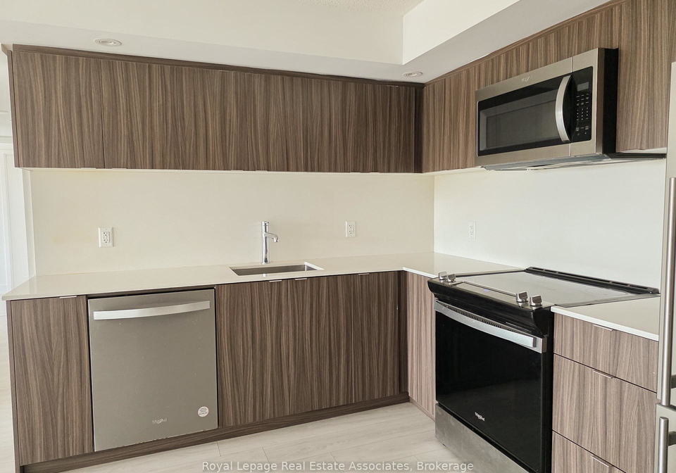 10-eva-road-etobicoke-ontario-w12389558
