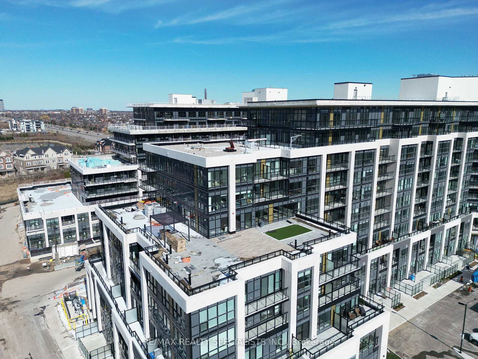 405-dundas-street-w-oakville-ontario-w12389997