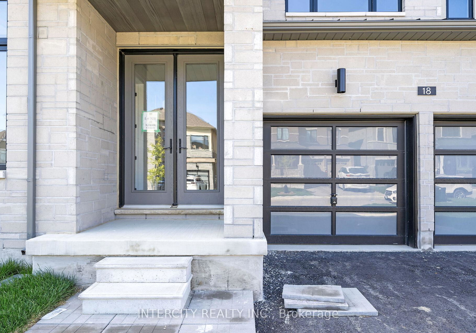 18-keyworth-crescent-brampton-ontario-w12390094