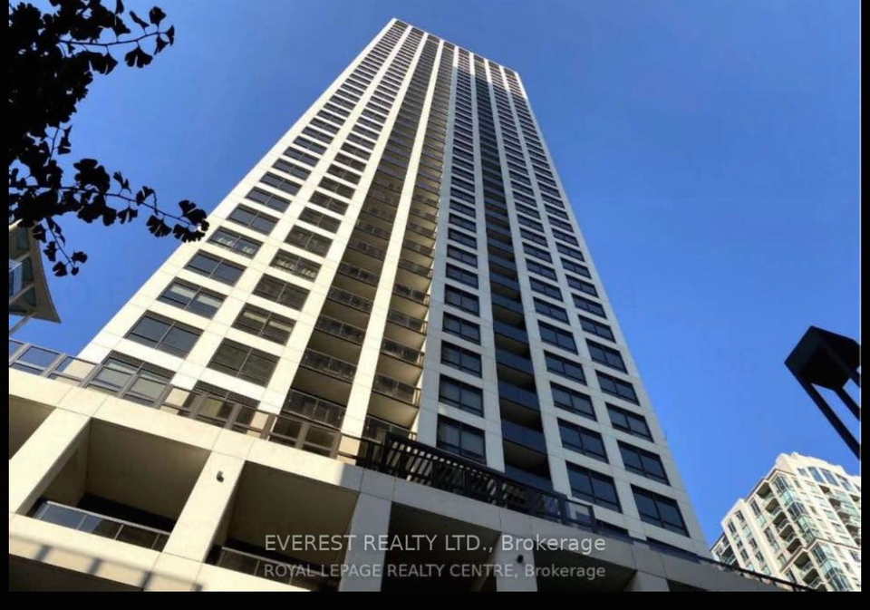 30-elm-drive-w-mississauga-ontario-w12390251