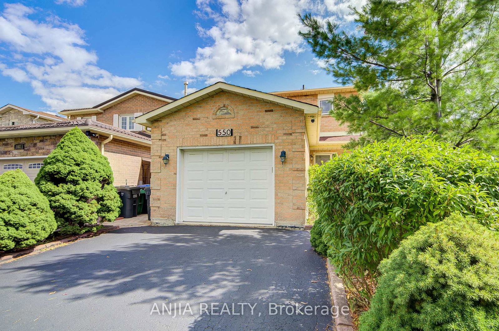 550-bluesky-crescent-mississauga-ontario-w12390496