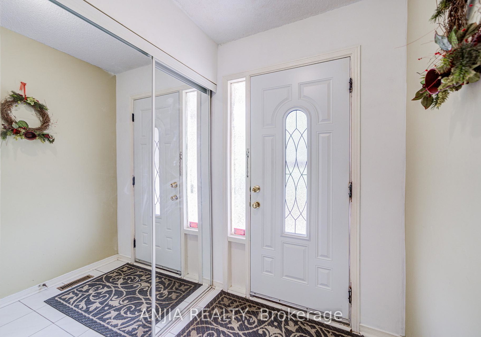 550-bluesky-crescent-mississauga-ontario-w12390496