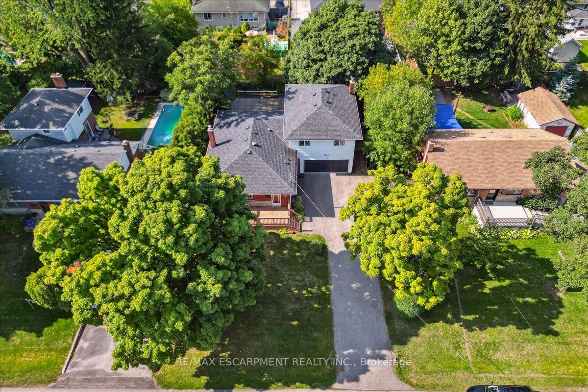 562-wellington-crescent-oakville-ontario-w12390618