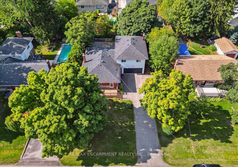 562-wellington-crescent-oakville-ontario-w12390618