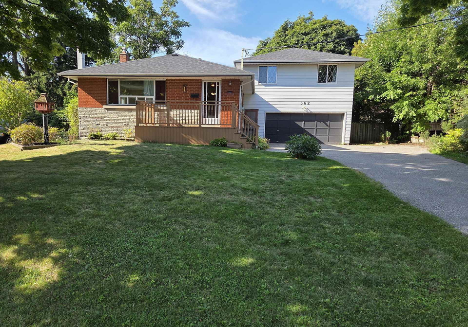 562-wellington-crescent-oakville-ontario-w12390618