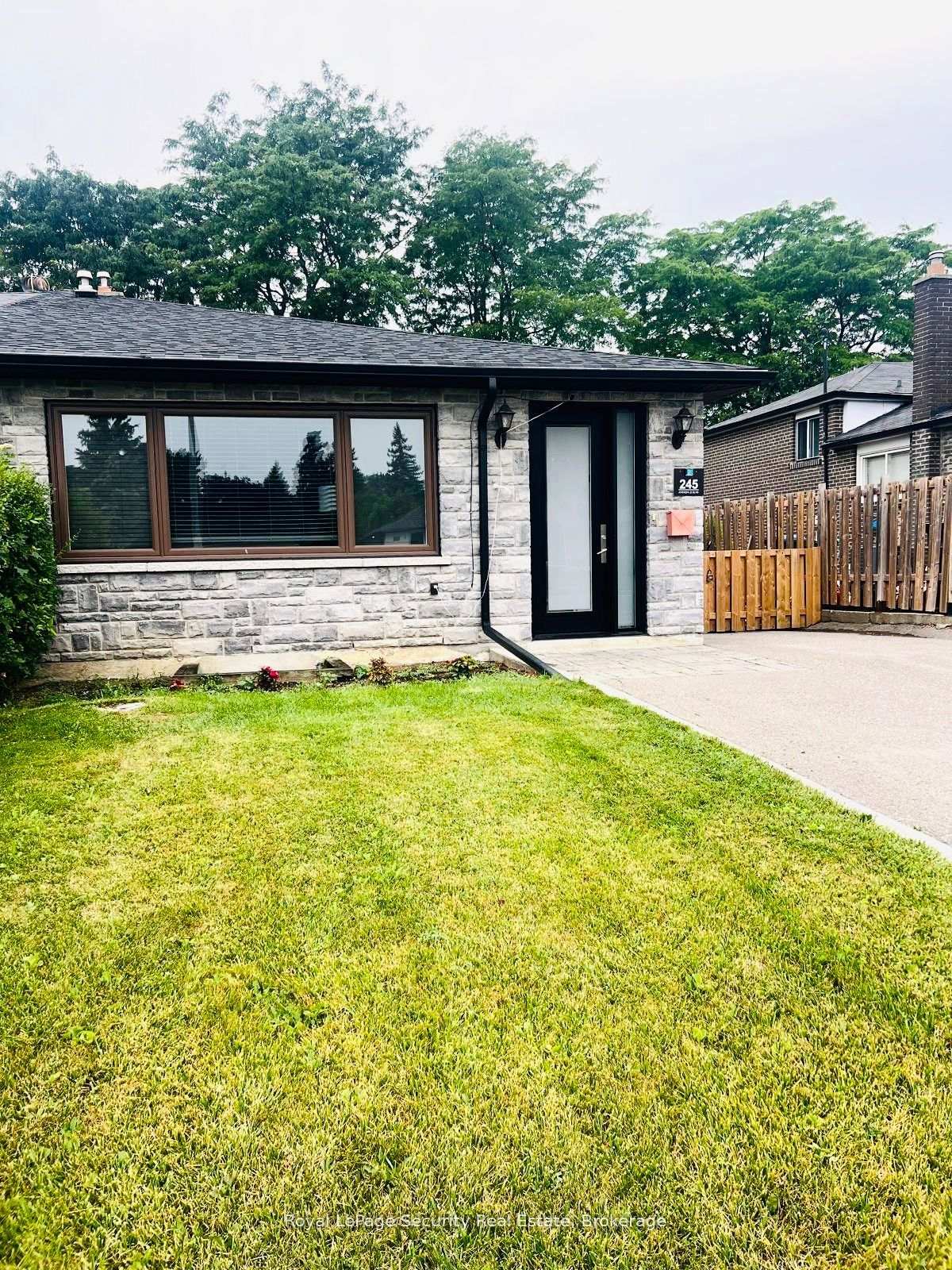 245-avondale-boulevard-brampton-ontario-w12390630