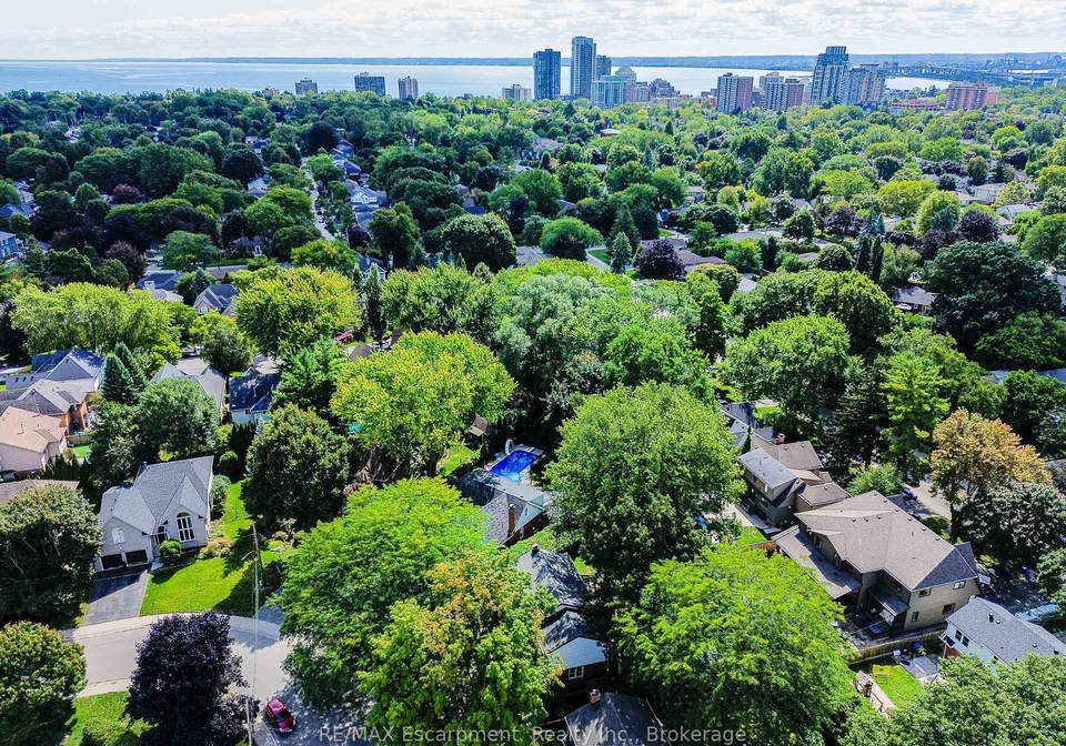 2198-yorkshire-crescent-burlington-ontario-w12390706