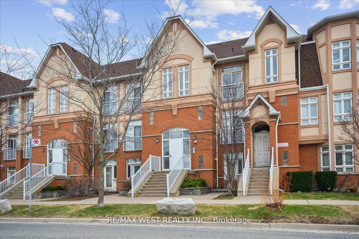 pine-street-north-york-ontario-w12390734