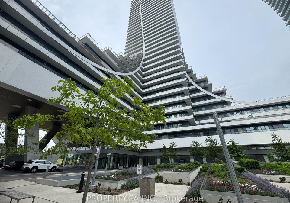 30-shore-breeze-drive-etobicoke-ontario-w12390779