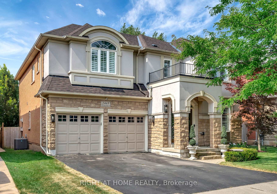 2469-whistling-springs-crescent-oakville-ontario-w12390813