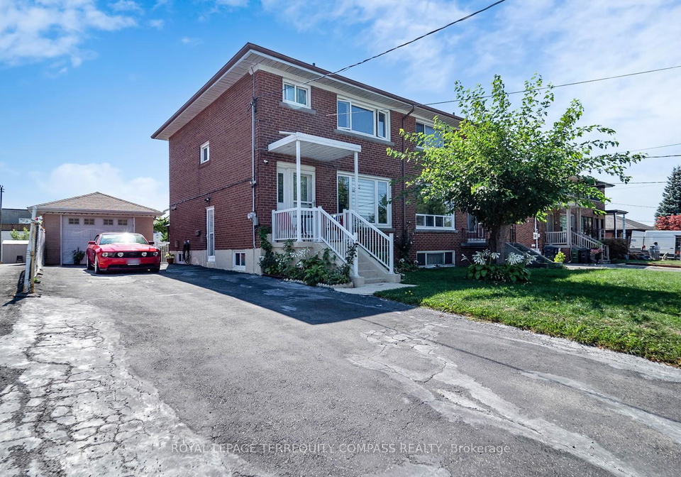 11-arrowsmith-avenue-north-york-ontario-w12390951