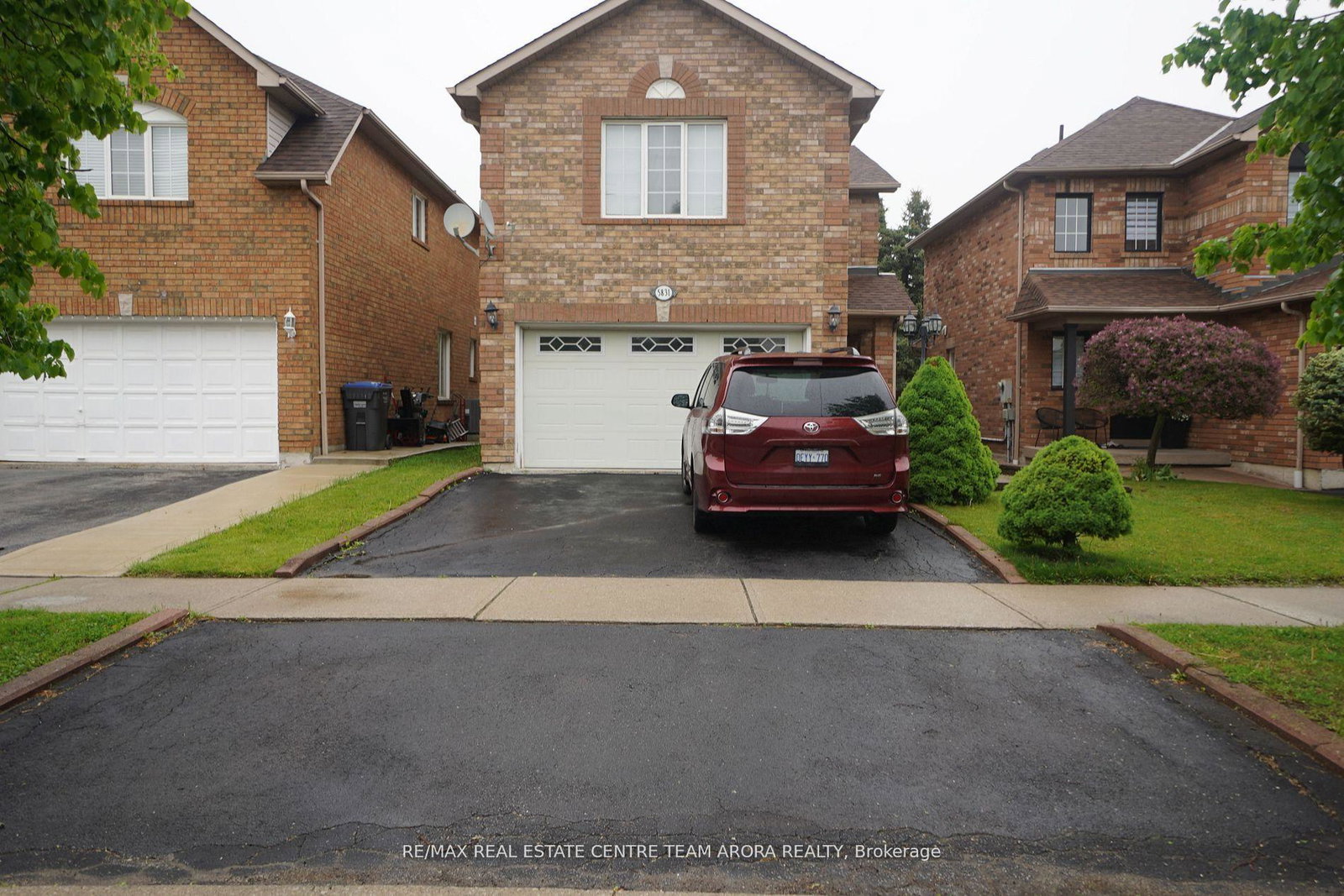 5831-sidmouth-street-mississauga-ontario-w12390982