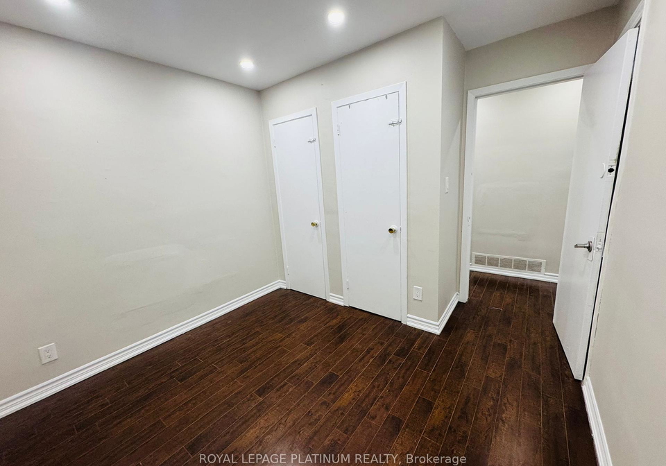 7073-magic-court-mississauga-ontario-w12391036