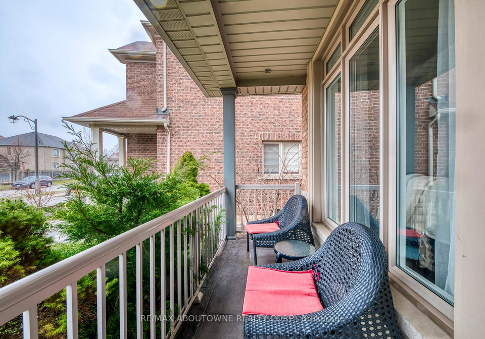 2218-hatfield-drive-oakville-ontario-w12391253