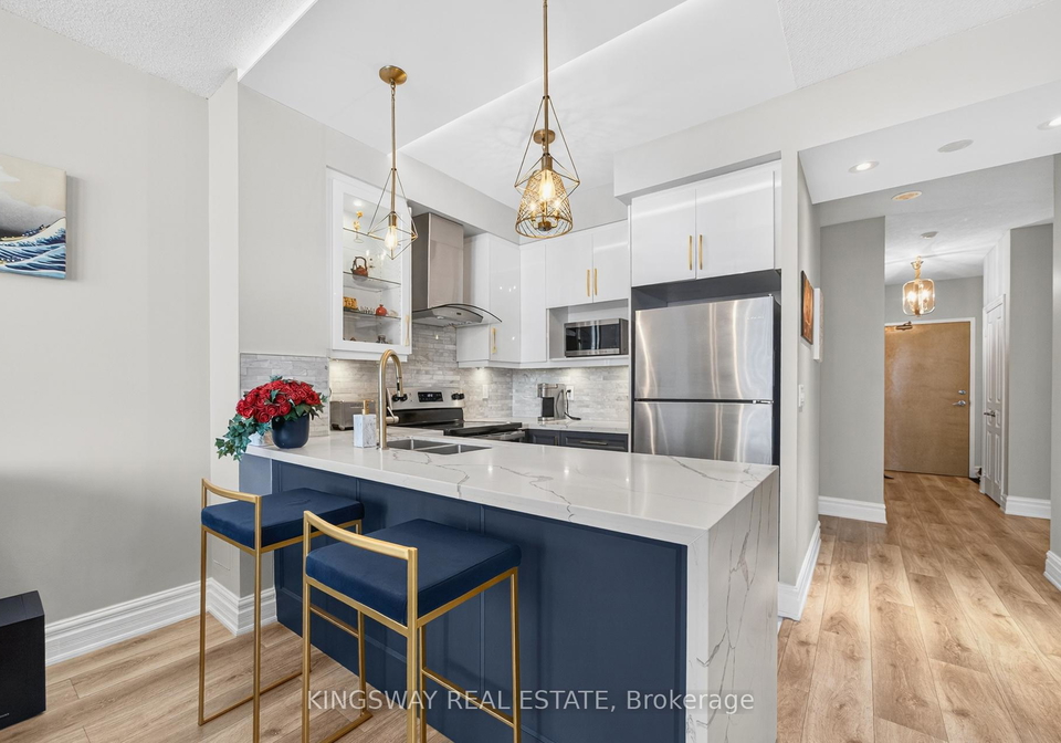 220-burnhamthorpe-road-mississauga-ontario-w12391498