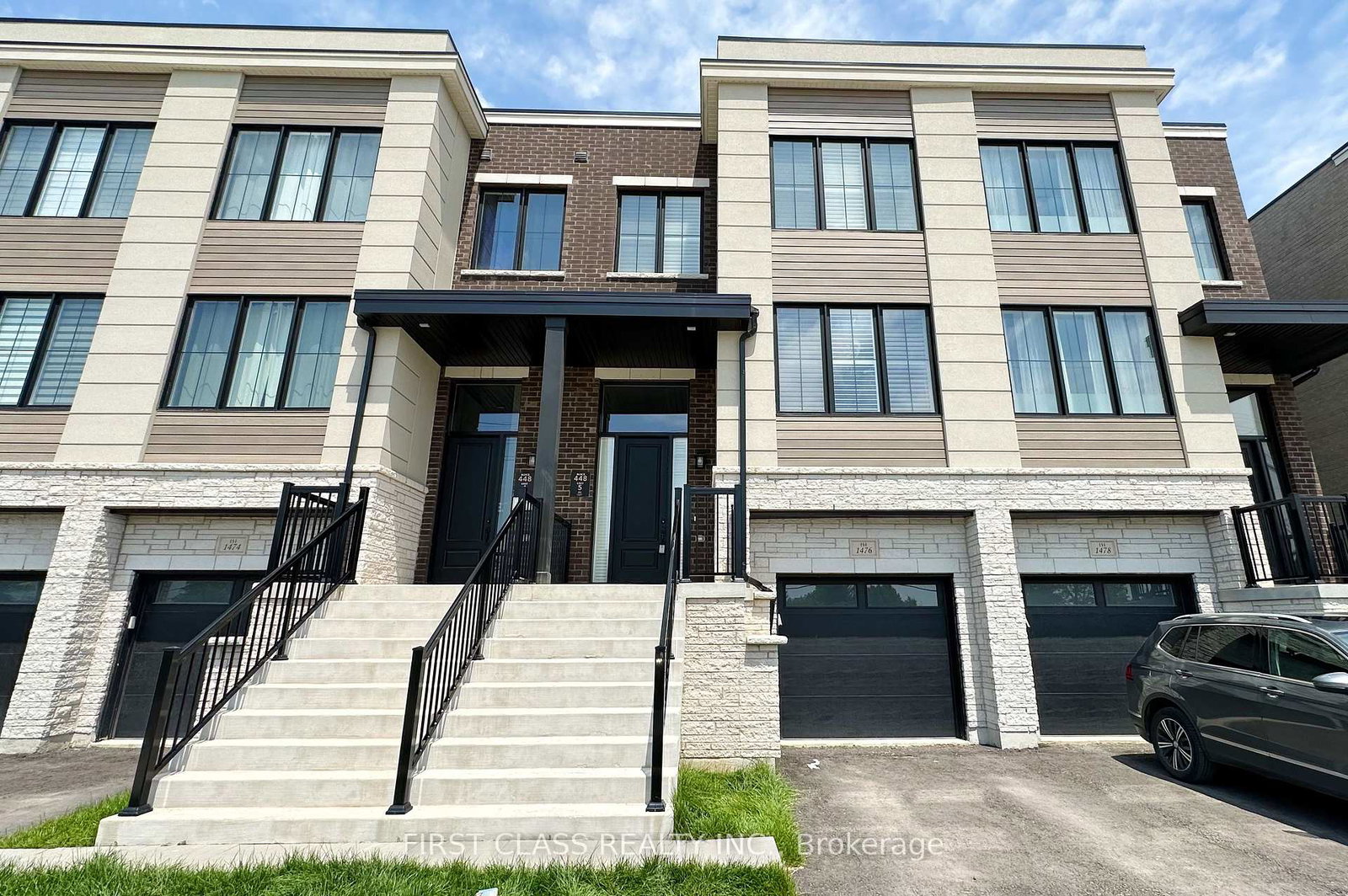 1476-yellow-rose-circle-oakville-ontario-w12391539