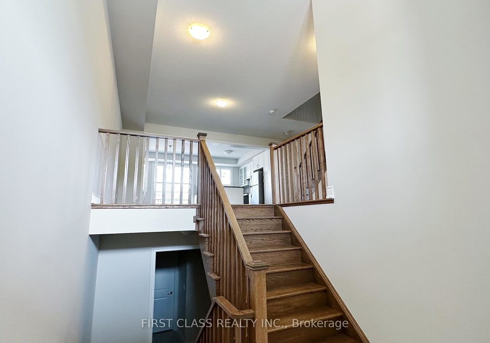 1476-yellow-rose-circle-oakville-ontario-w12391539