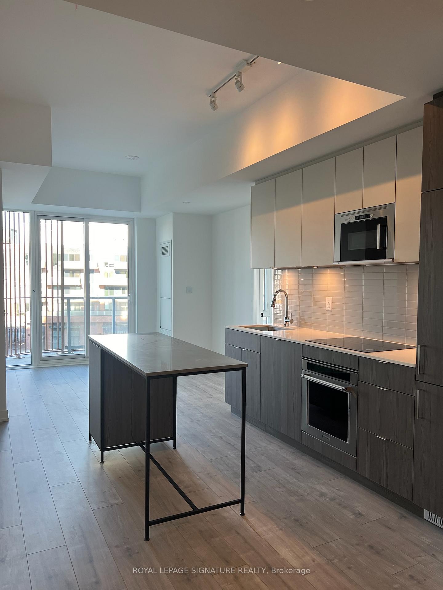 220-missinnihe-way-mississauga-ontario-w12391945