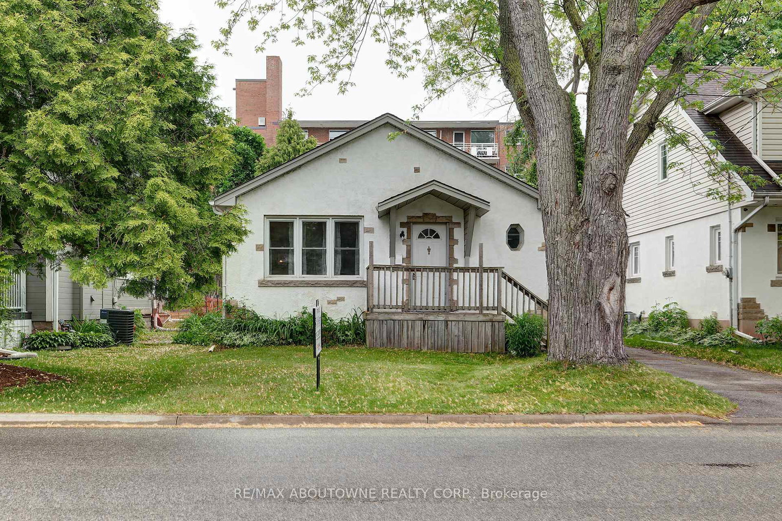 469-woodland-avenue-burlington-ontario-w12391948