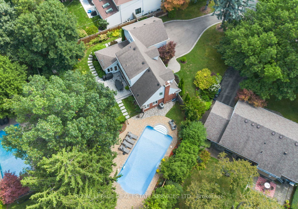 70-chestnut-hills-parkway-etobicoke-ontario-w12392031