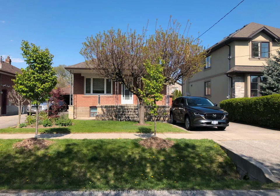 7-ashmore-avenue-etobicoke-ontario-w12392433