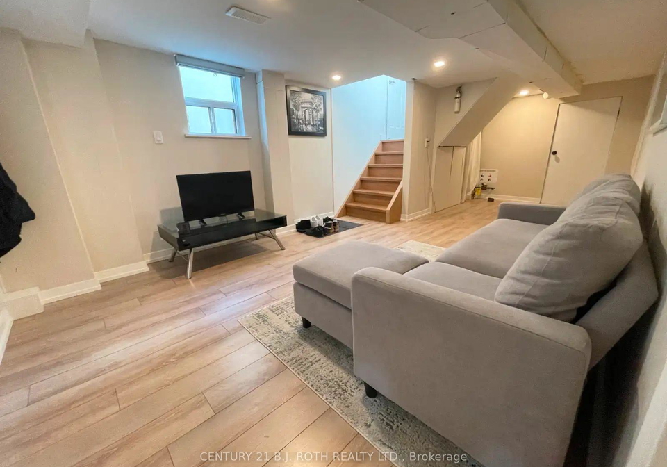 7-ashmore-avenue-etobicoke-ontario-w12392433