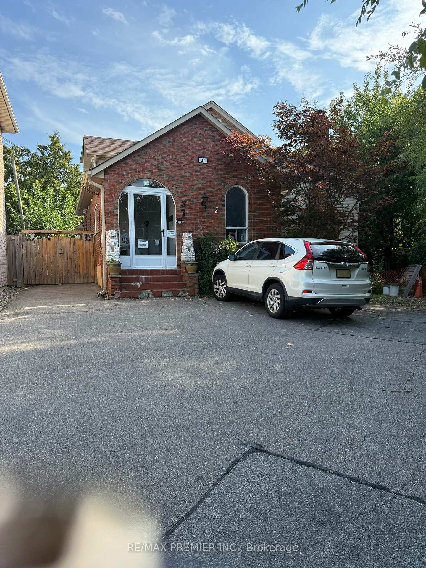 37-dee-avenue-north-york-ontario-w12393081