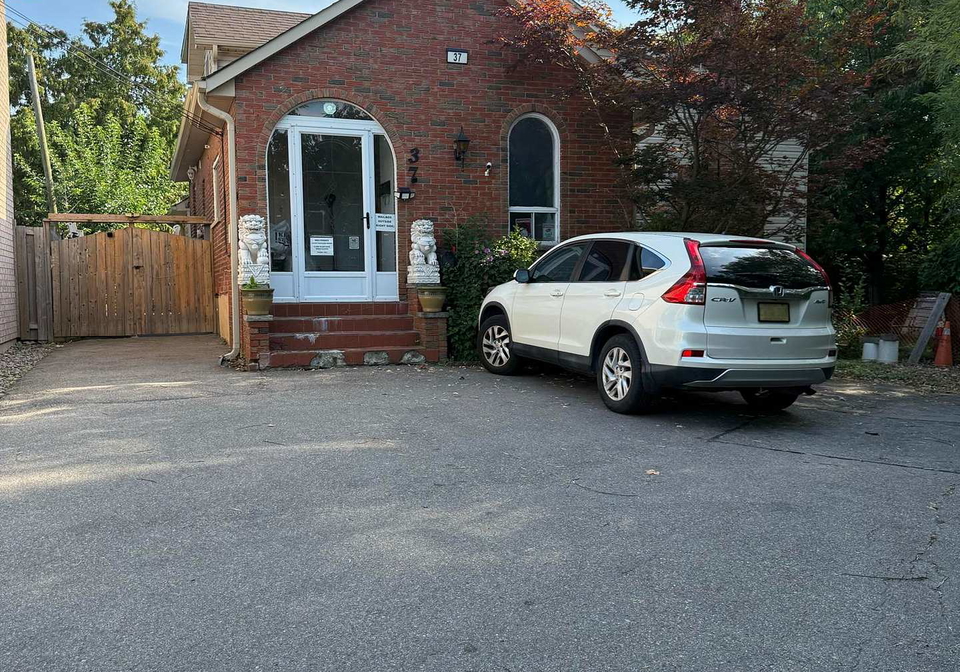 37-dee-avenue-north-york-ontario-w12393081