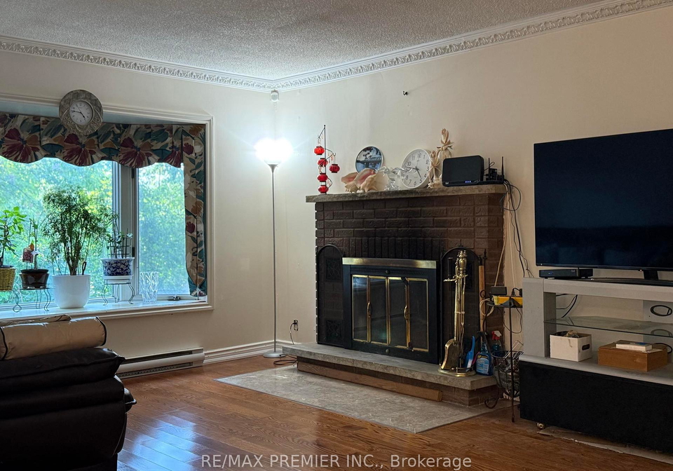 37-dee-avenue-north-york-ontario-w12393081