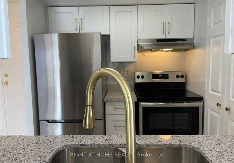285-enfield-place-mississauga-ontario-w12393137