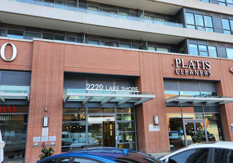 2220-lake-shore-boulevard-w-etobicoke-ontario-w12393214