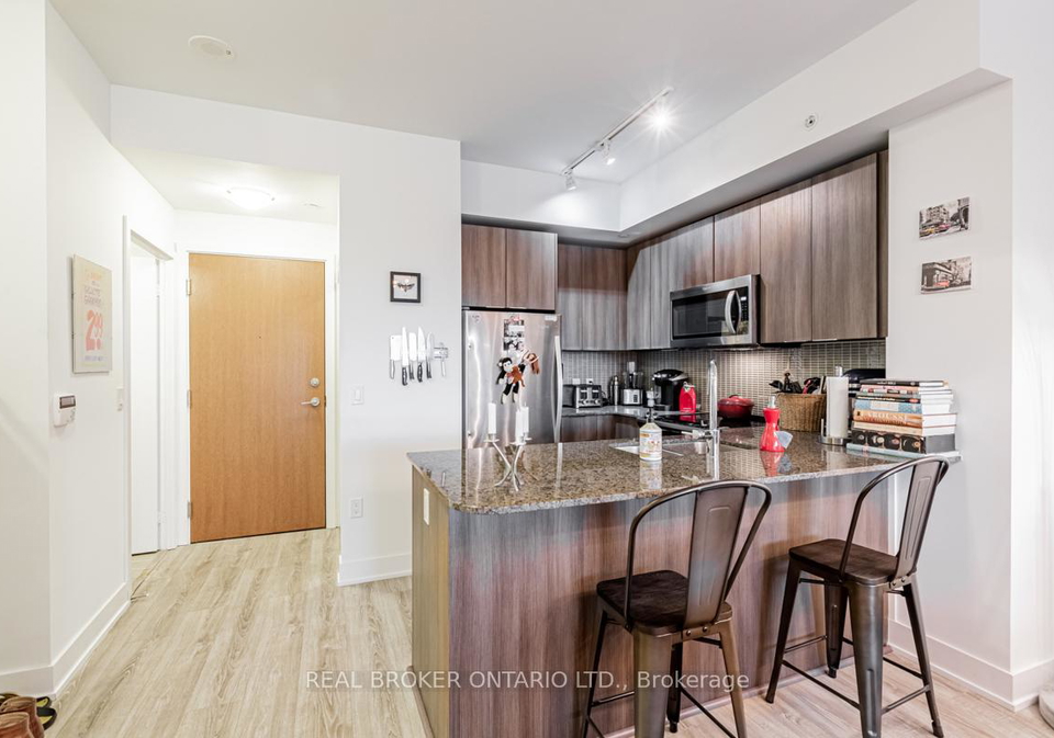 30-shore-breeze-drive-etobicoke-ontario-w12393608