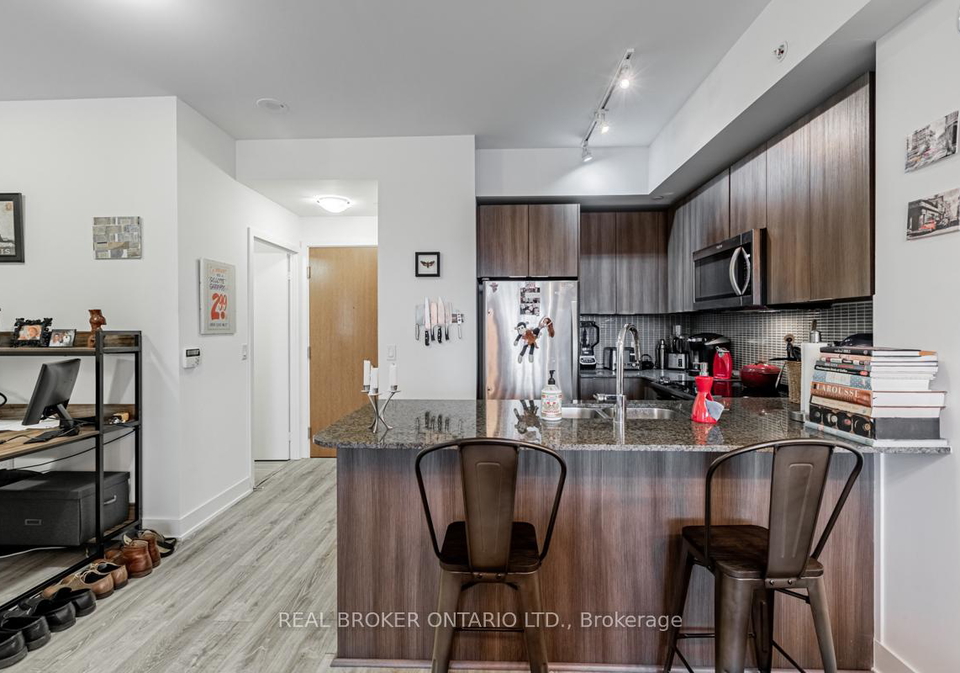 30-shore-breeze-drive-etobicoke-ontario-w12393608