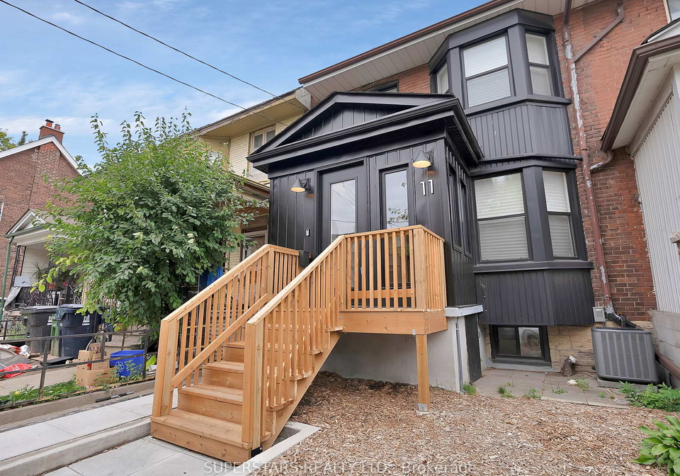 11-carling-avenue-toronto-ontario-w12393771