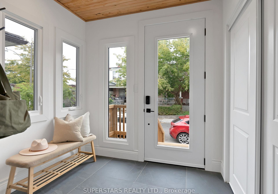 11-carling-avenue-toronto-ontario-w12393771