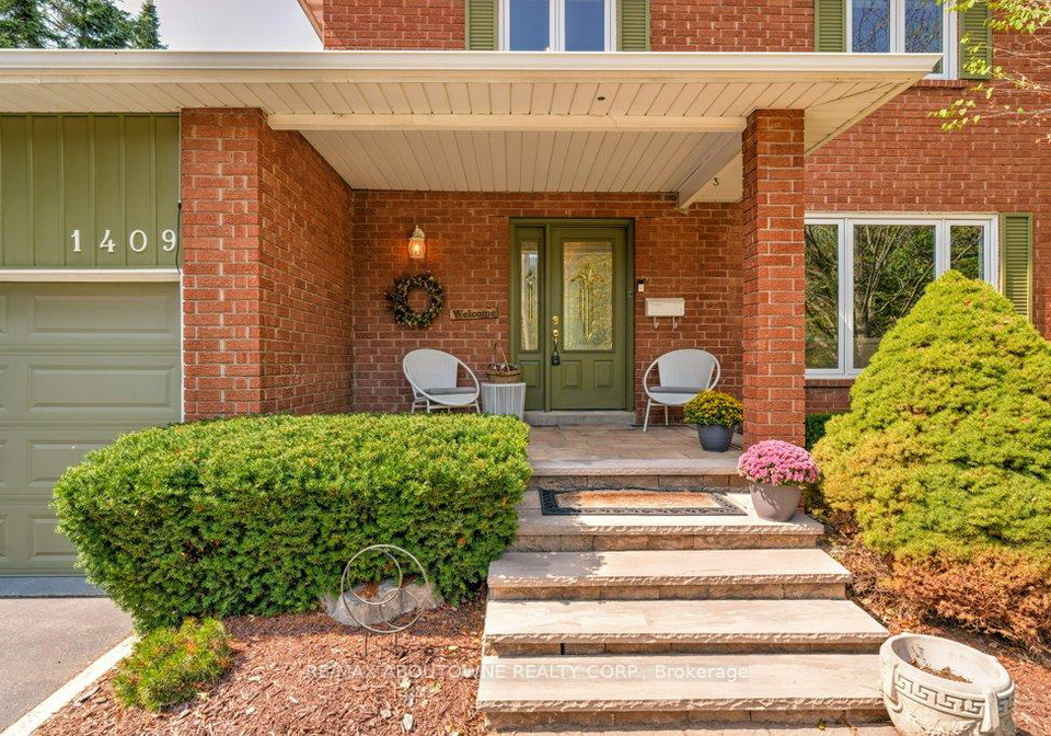 1409-grand-boulevard-oakville-ontario-w12393813