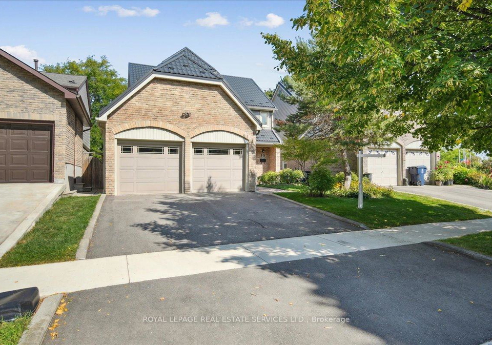 19-millsborough-crescent-etobicoke-ontario-w12393852