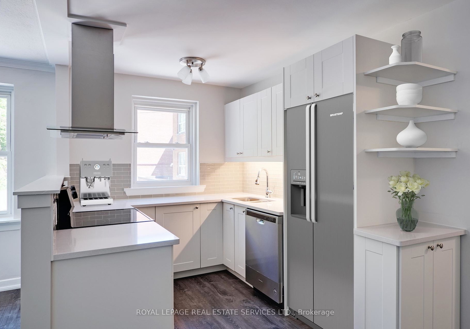 18-anglesey-boulevard-etobicoke-ontario-w12393897