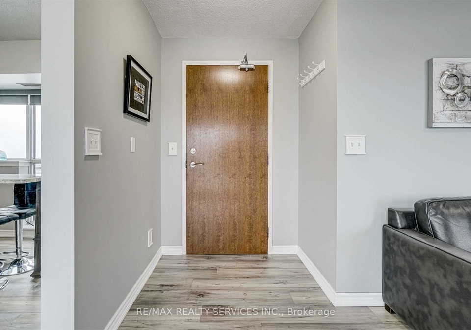 215-queen-street-e-brampton-ontario-w12394673