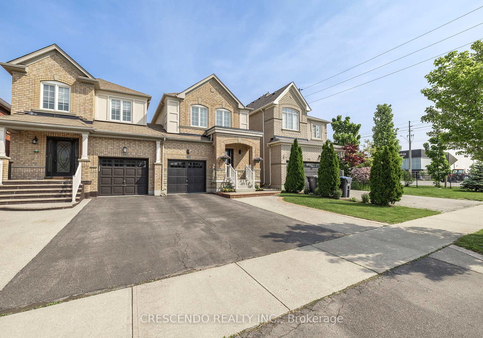 42-napoleon-crescent-brampton-ontario-w12395535