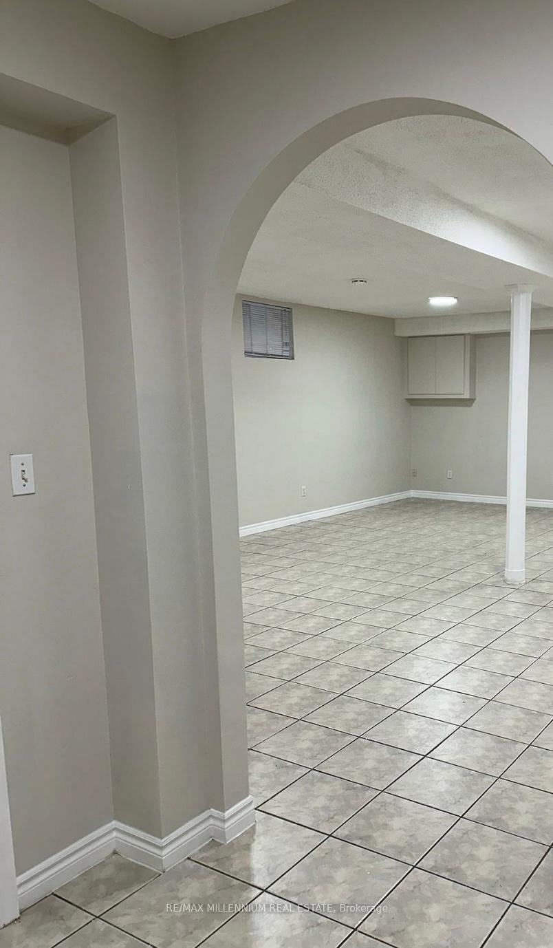 946-willowbank-terrace-mississauga-ontario-w12395803