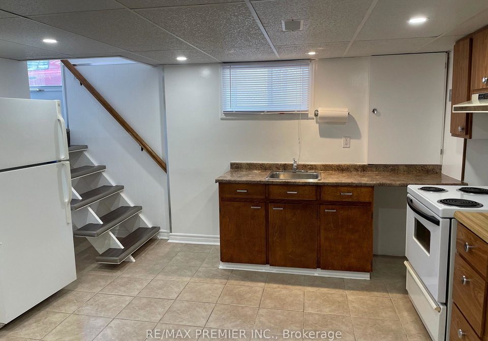 51-portage-avenue-north-york-ontario-w12395846