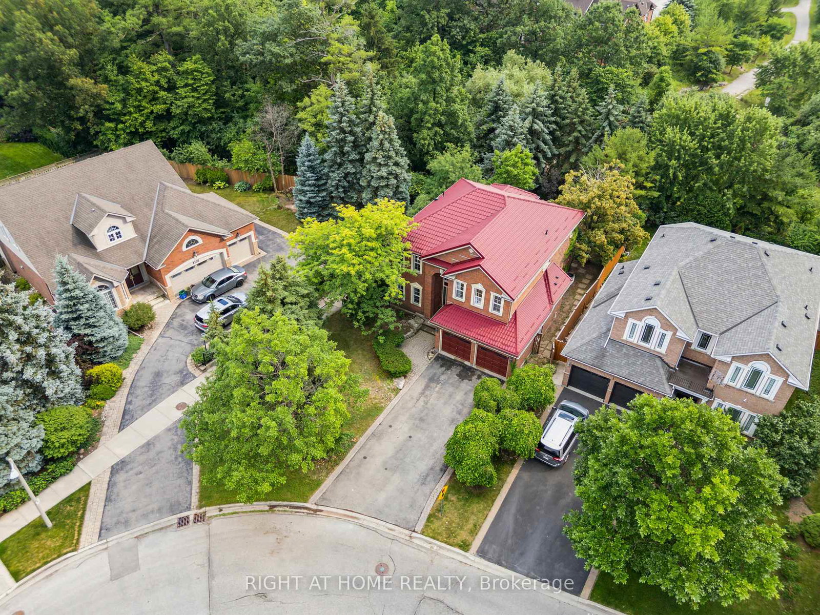 2322-woodridge-way-oakville-ontario-w12395884