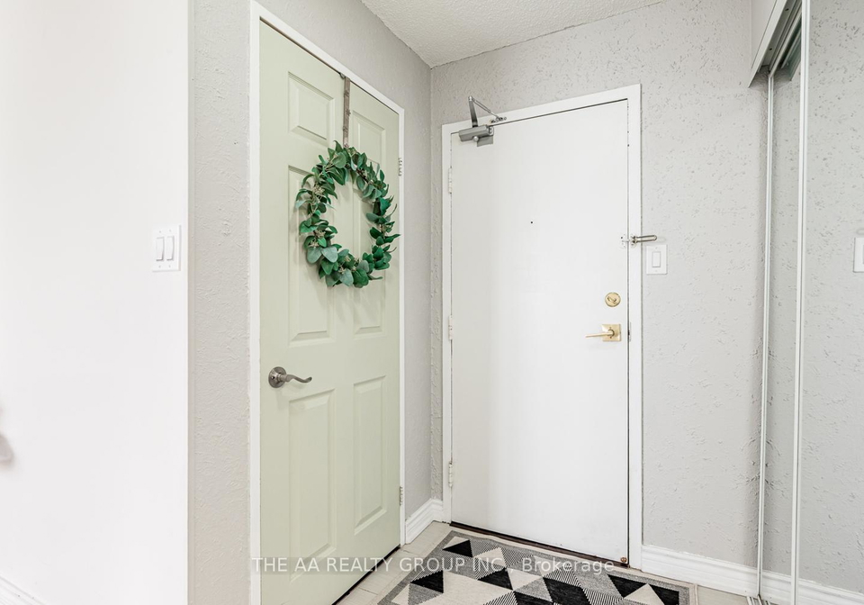 21-markbrook-lane-e-etobicoke-ontario-w12396193