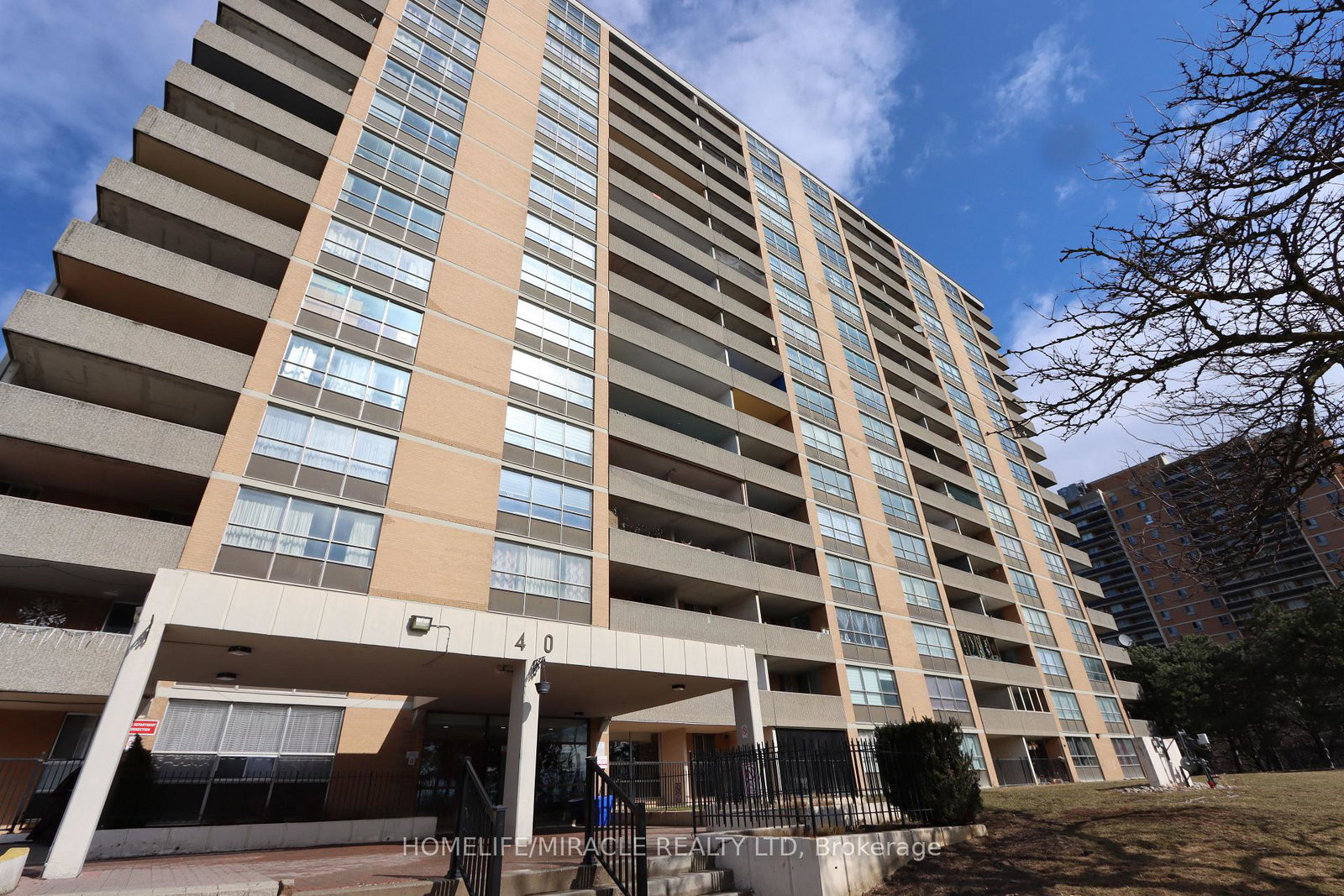 40-panorama-court-etobicoke-ontario-w12396387