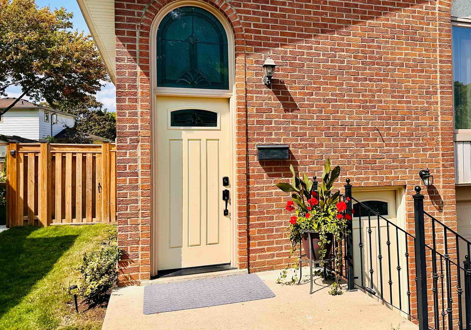 1261-consort-crescent-burlington-ontario-w12396614