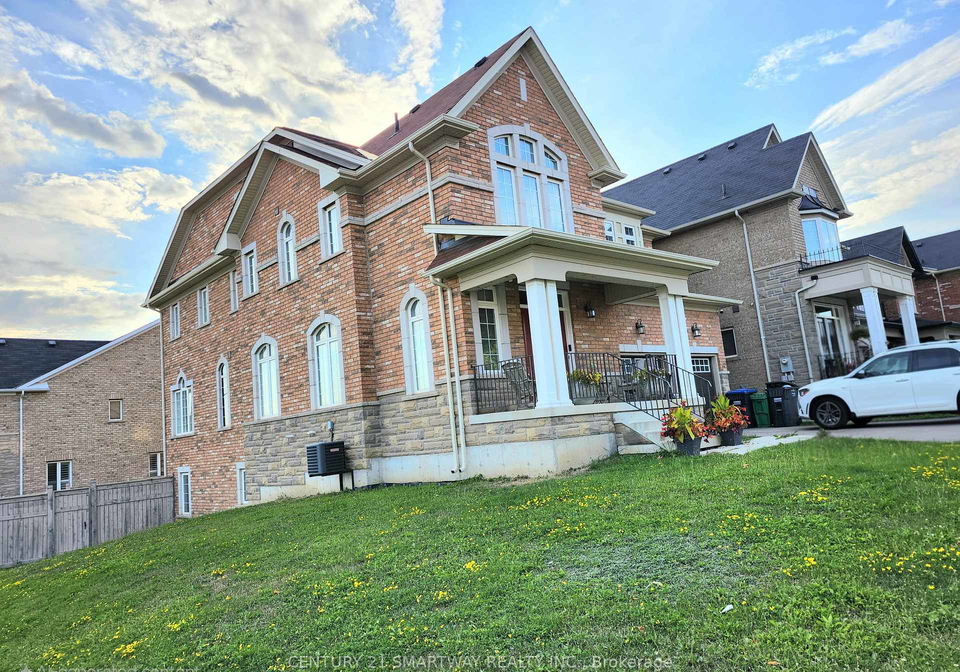 32-monkton-circle-brampton-ontario-w12396664