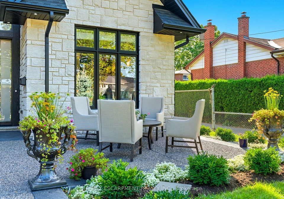 1048-dovercourt-avenue-burlington-ontario-w12396881